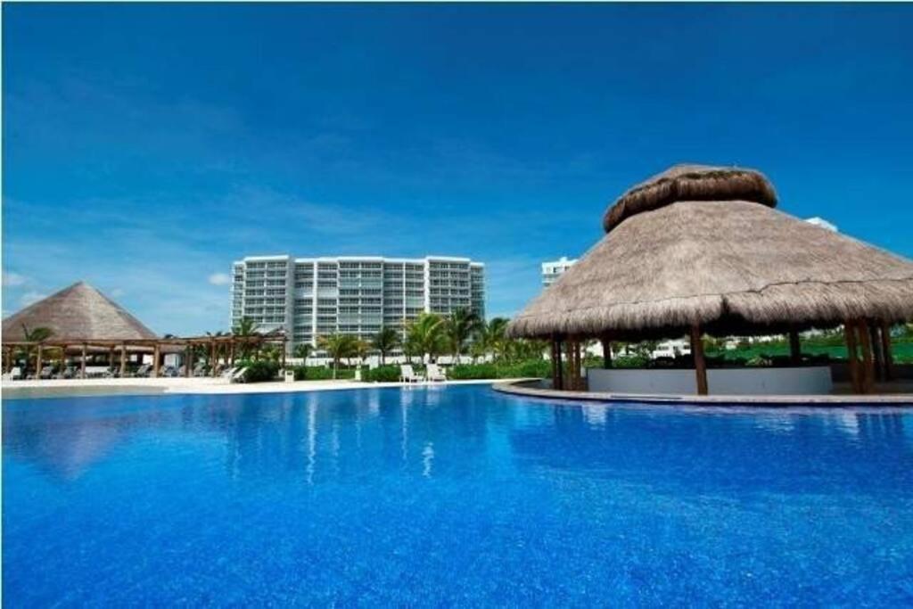 Amara Cancun Beachfront Condo Bagian luar foto